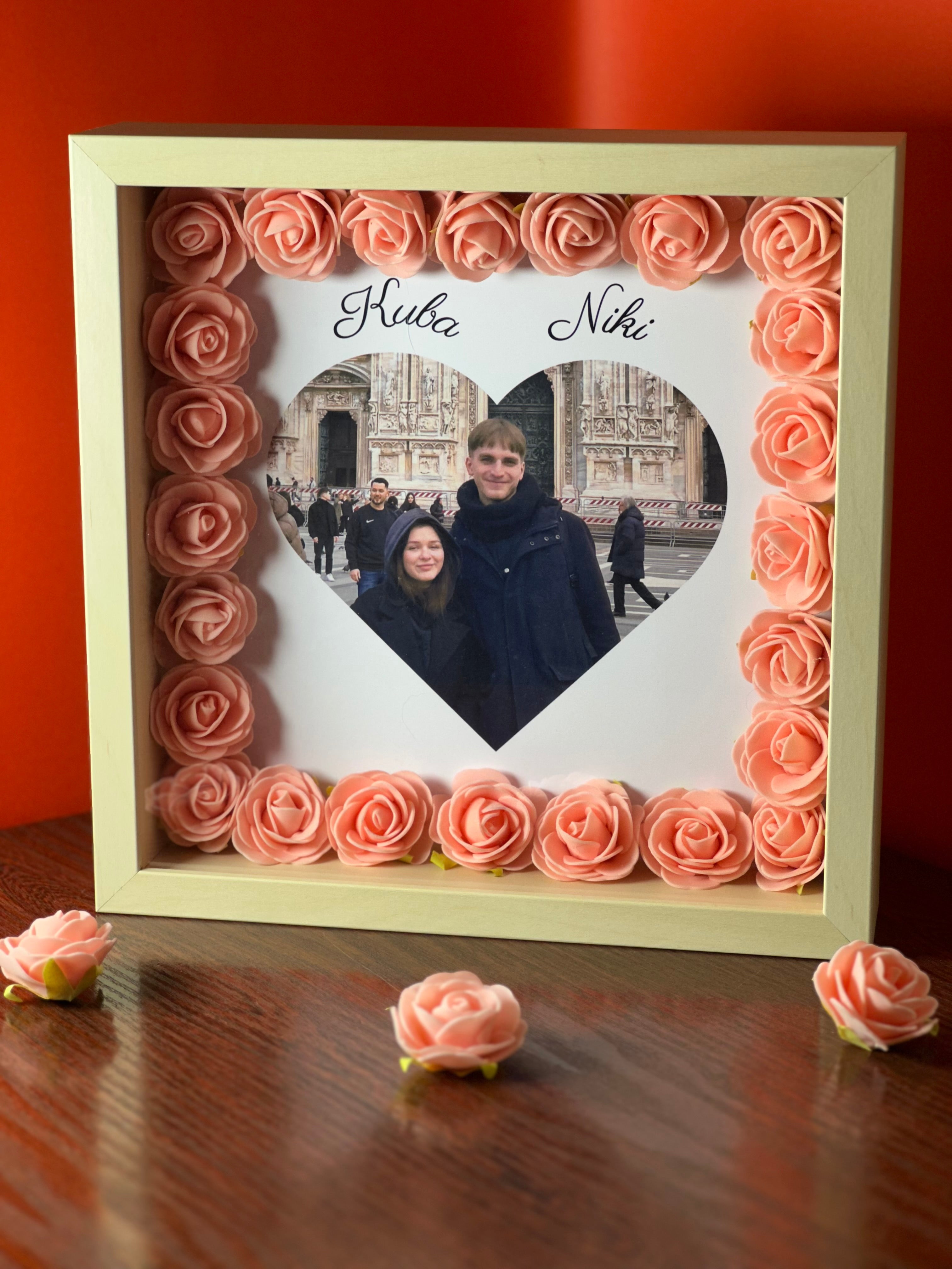 Personalizowana Ramka 3D "Różane Serce" – Wasze Zdjęcie w Eleganckiej Oprawie