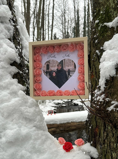 Personalizowana Ramka 3D "Różane Serce" – Wasze Zdjęcie w Eleganckiej Oprawie